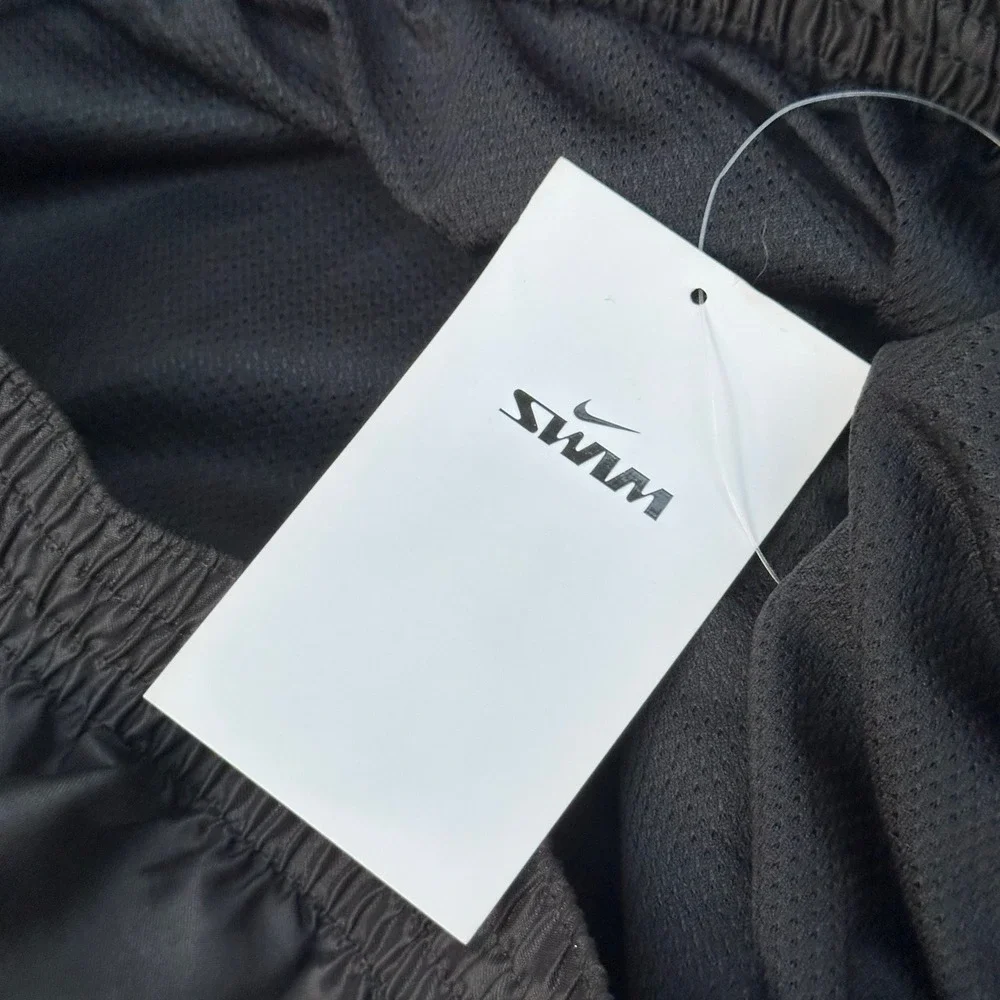 Nike men volley